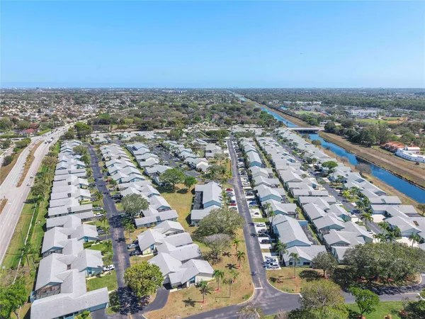 $393,900 | 9149 Southwest 21st Court, Unit F, Boca Raton, FL 33428