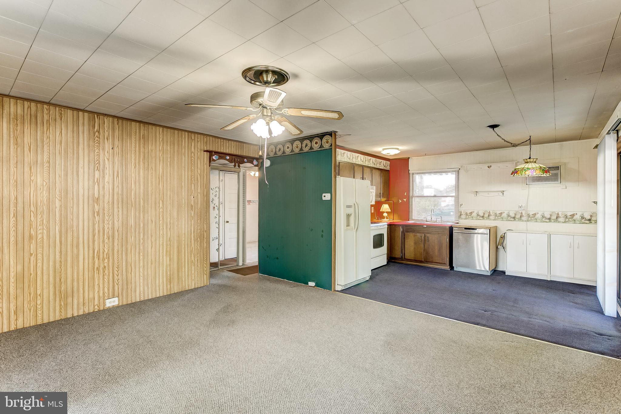 1508 Wilson Point Road Baltimore, MD 21220 - Photo 11 of 43 Living Room