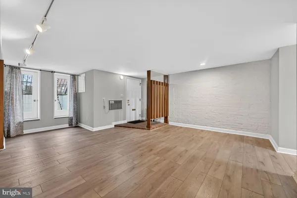 $2,000 | 2007 Kalorama Road Northwest, Unit B, Washington, DC 20009