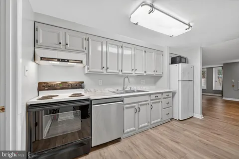 $2,000 | 2007 Kalorama Road Northwest, Unit B, Washington, DC 20009