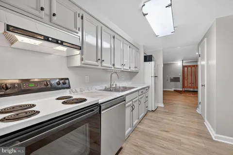 $2,000 | 2007 Kalorama Road Northwest, Unit B, Washington, DC 20009