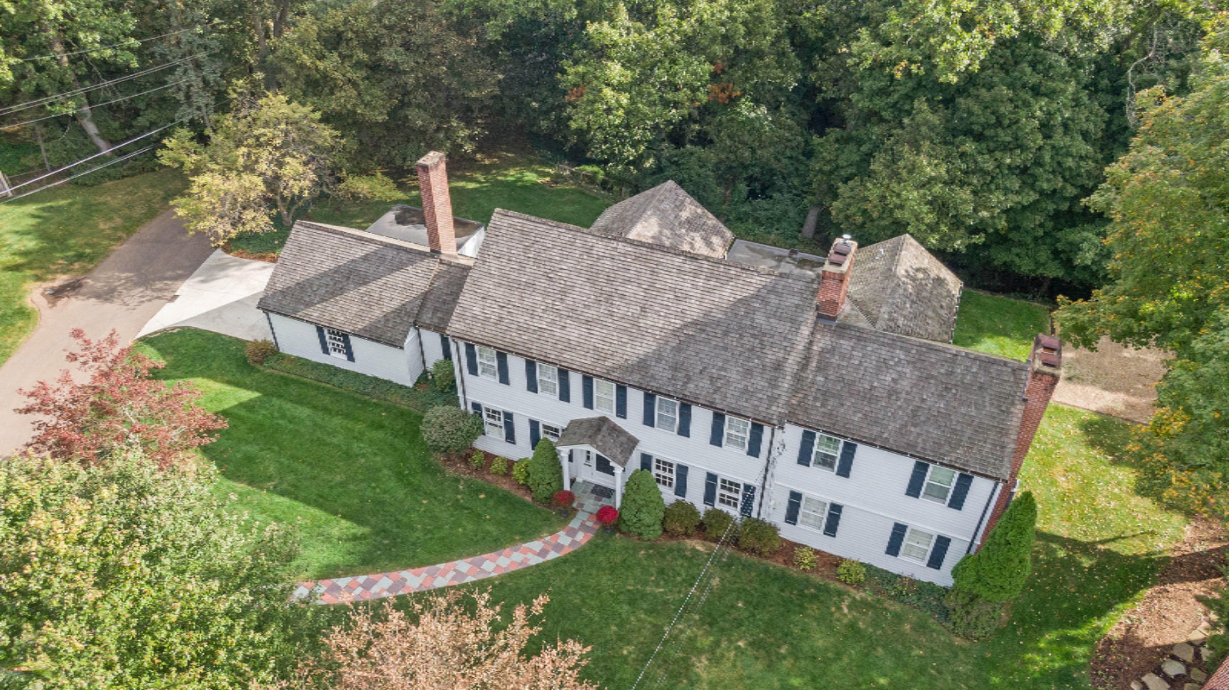 1702 Embury Road Kalamazoo, MI 49008 - Photo 2 of 42 DJI_0533