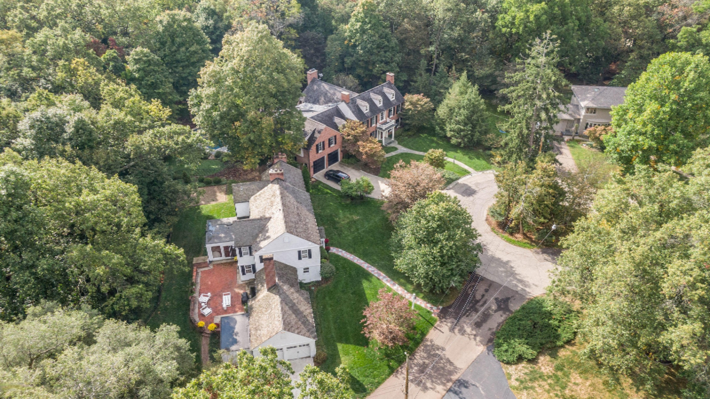 1702 Embury Road Kalamazoo, MI 49008 - Photo 4 of 42 DJI_0531