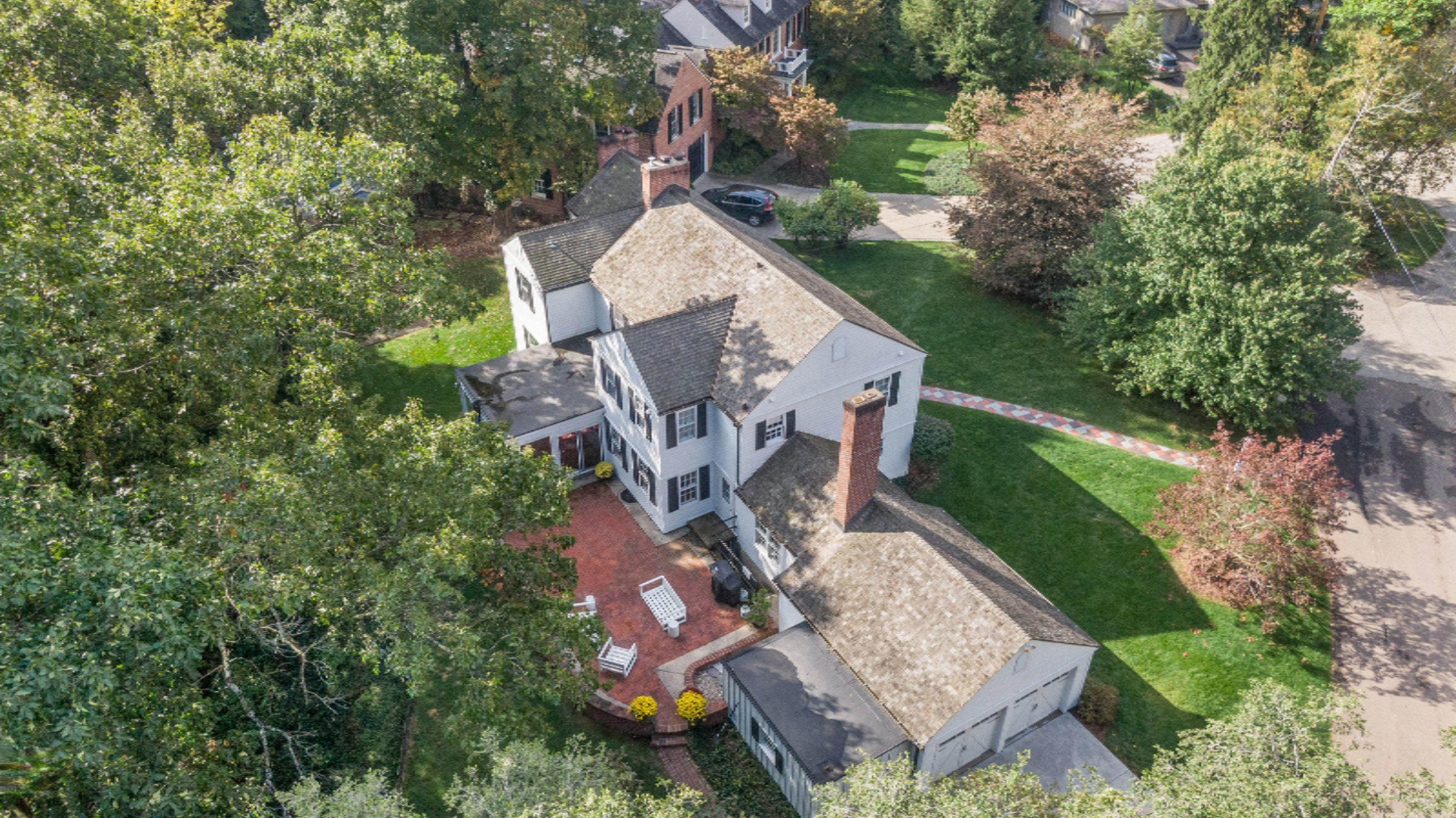 1702 Embury Road Kalamazoo, MI 49008 - Photo 5 of 42 DJI_0527