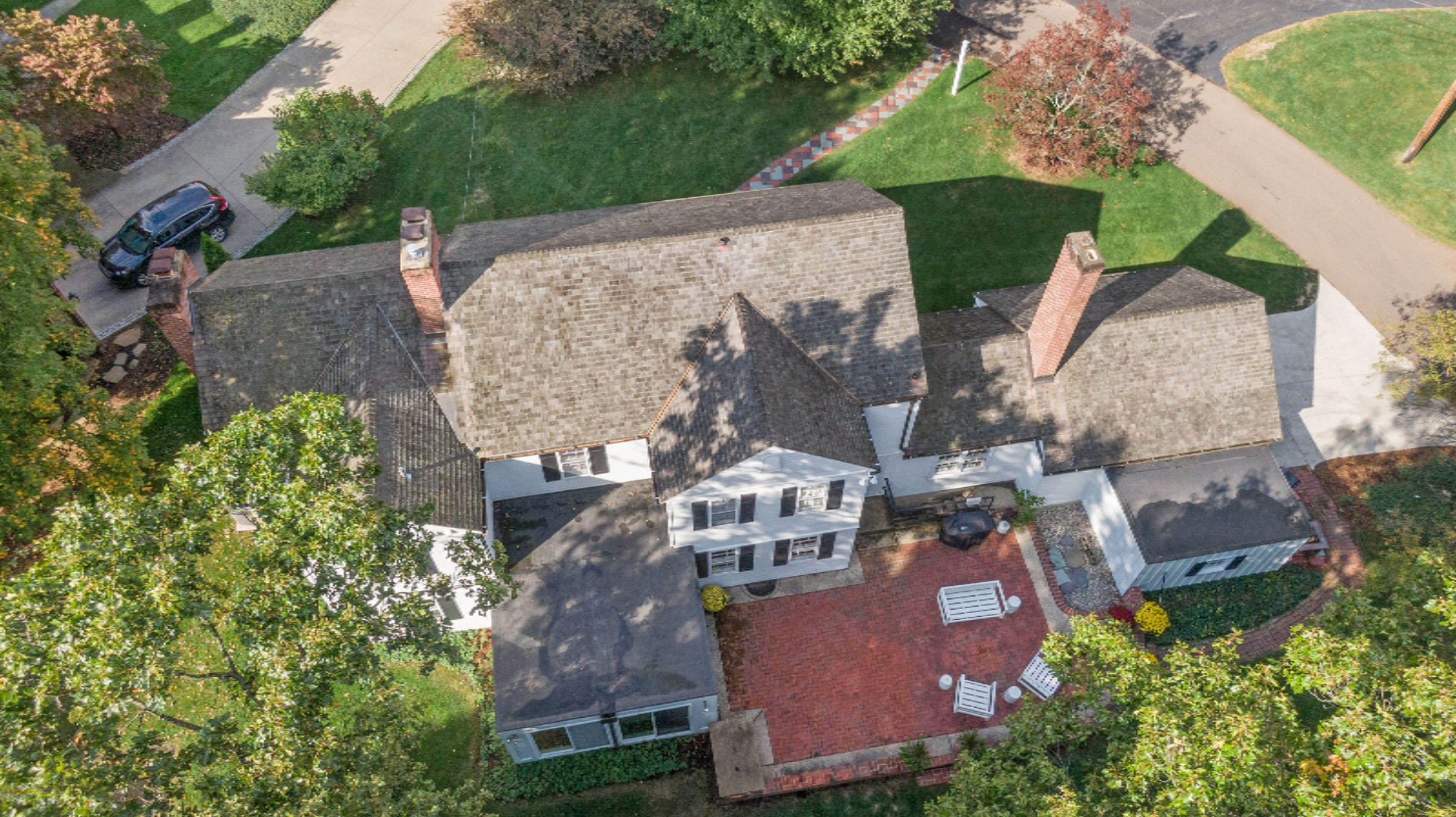 1702 Embury Road Kalamazoo, MI 49008 - Photo 6 of 42 DJI_0528-