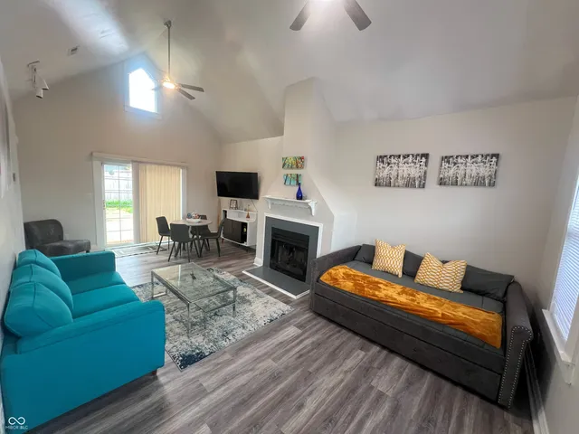 $1,900 | 430 Spring Street, Indianapolis, IN 46202