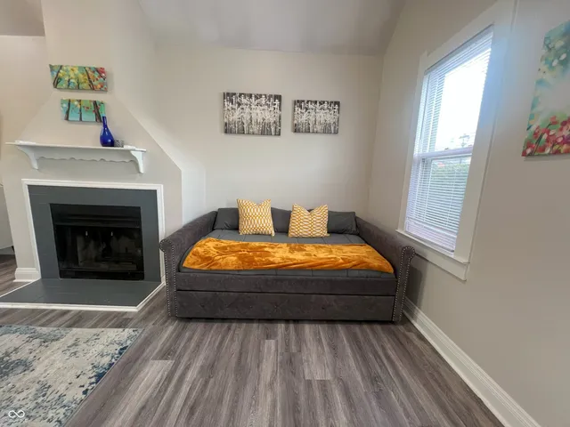 $1,900 | 430 Spring Street, Indianapolis, IN 46202