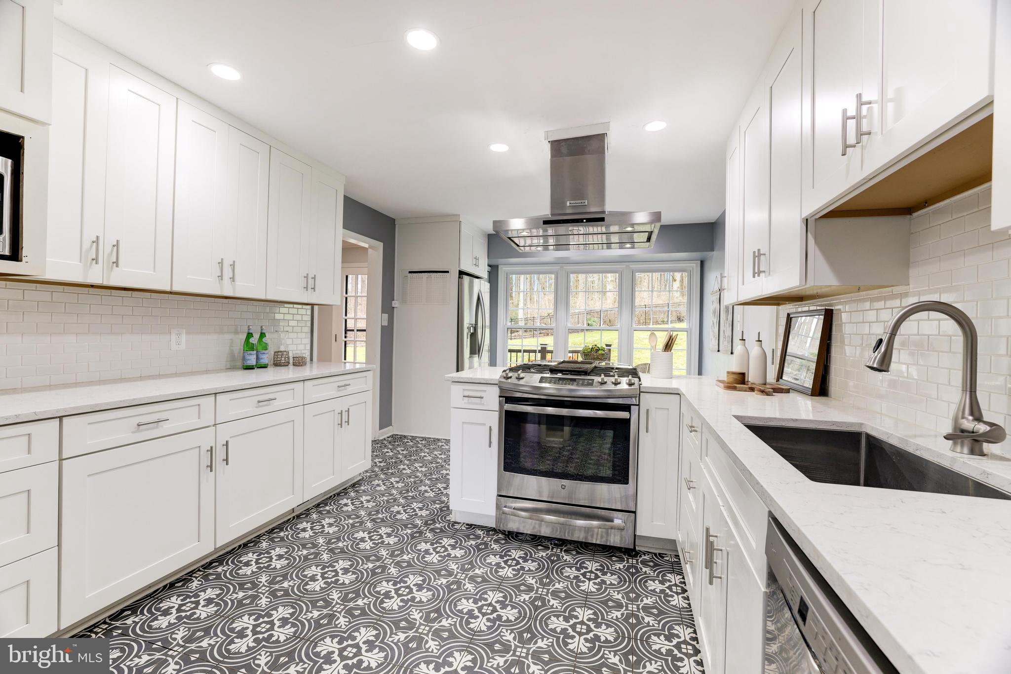 10091 Lawyers Road Vienna, VA 22181 - Photo 20 of 87 Gallery Image 20