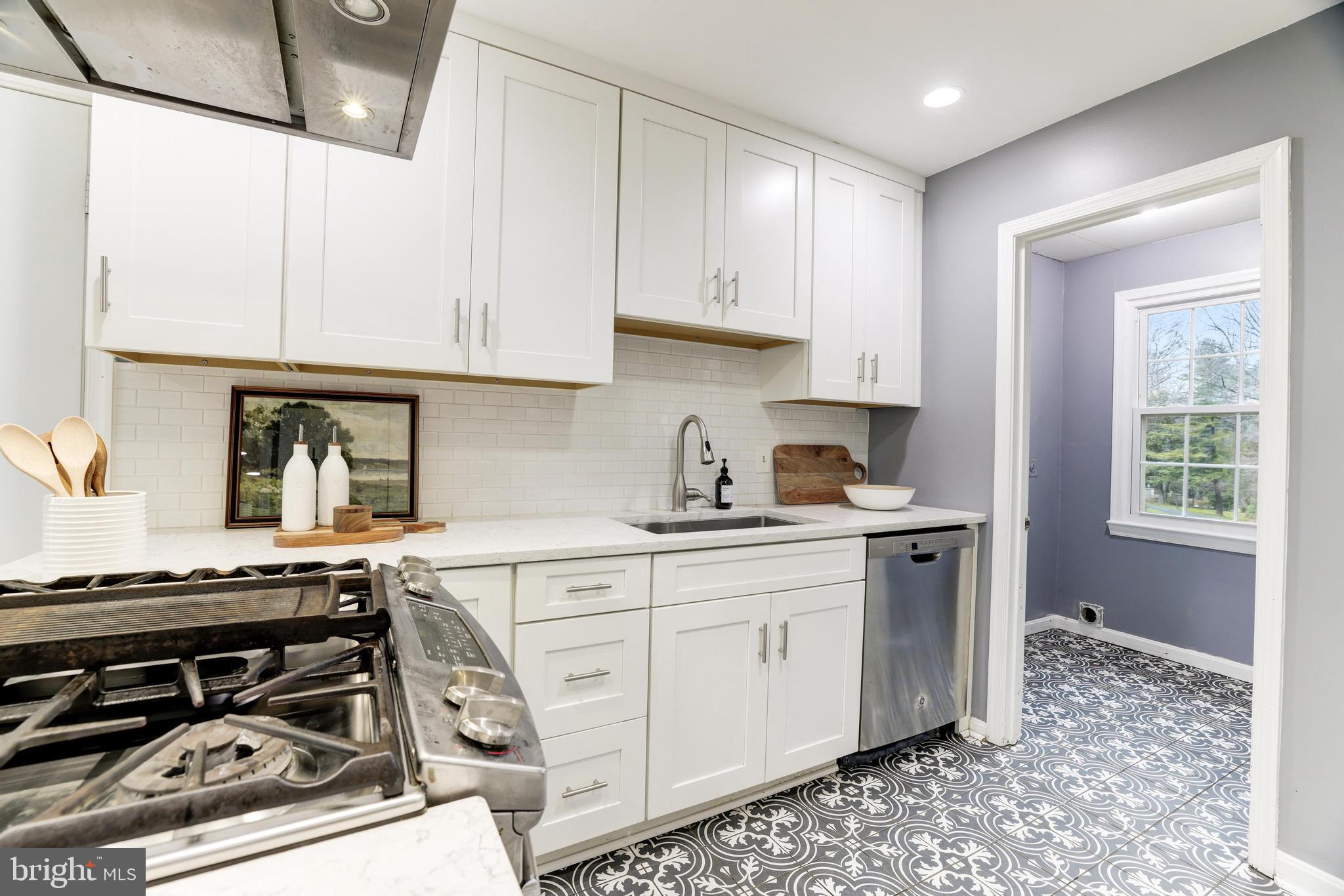 10091 Lawyers Road Vienna, VA 22181 - Photo 24 of 87 Gallery Image 24