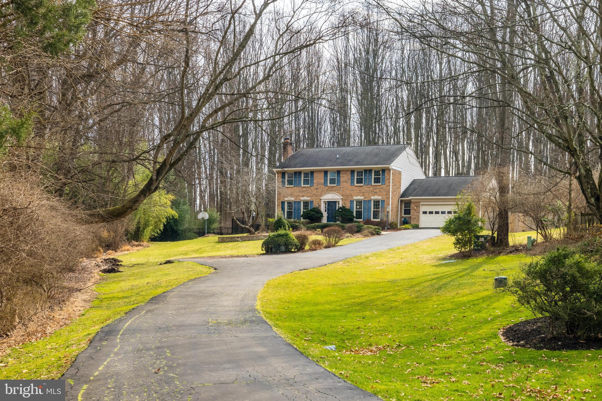 10091 Lawyers Road Vienna, VA 22181 - Photo 4 of 87 Gallery Image 4
