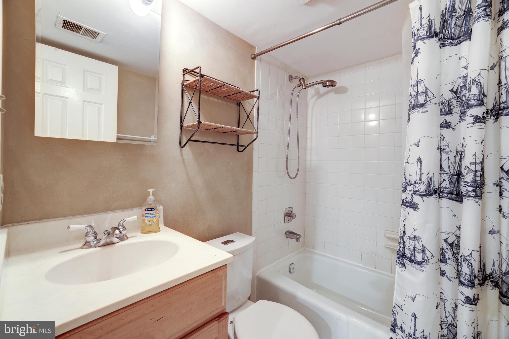 10091 Lawyers Road Vienna, VA 22181 - Photo 76 of 87 Gallery Image 76