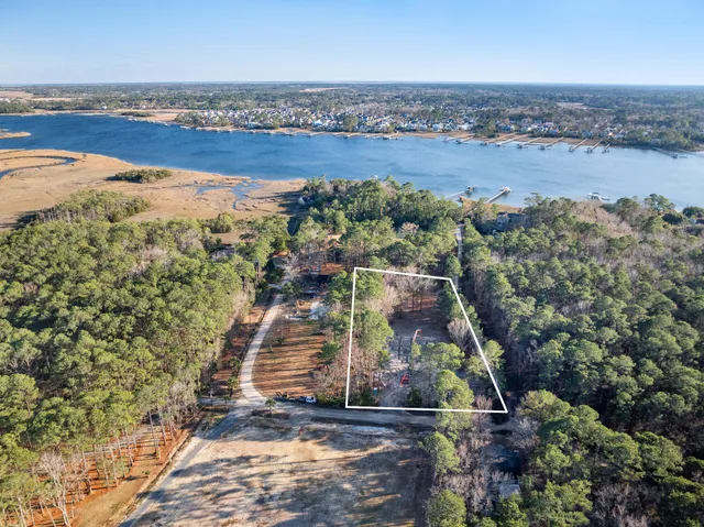 $1,800,000 | 815 Yaupon Drive, Charleston, SC 29492