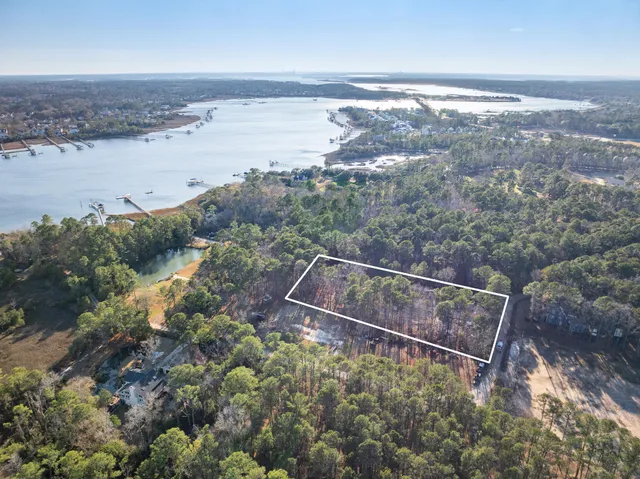 $1,800,000 | 815 Yaupon Drive, Charleston, SC 29492