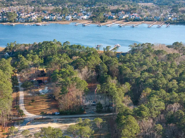 $1,800,000 | 815 Yaupon Drive, Charleston, SC 29492