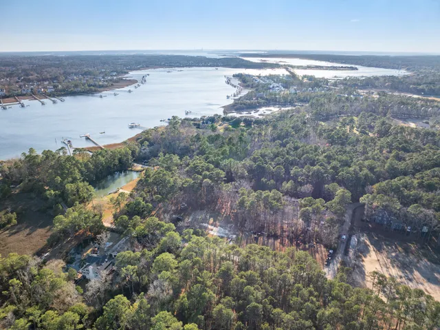 $1,800,000 | 815 Yaupon Drive, Charleston, SC 29492