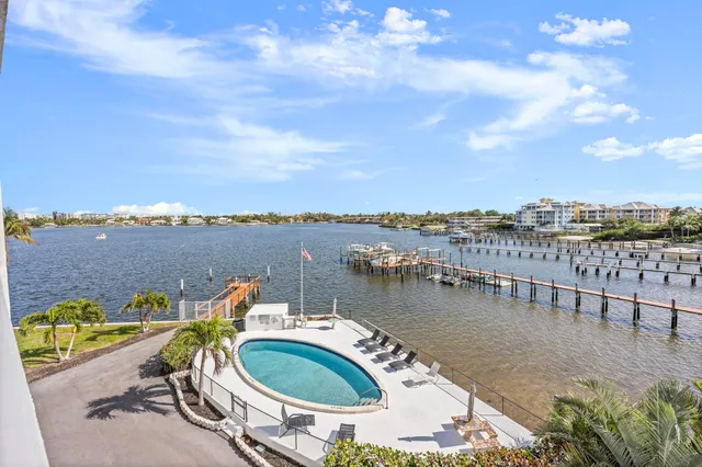 $420,000 | 231 East Lantana Road, Unit 402, Lantana, FL 33462