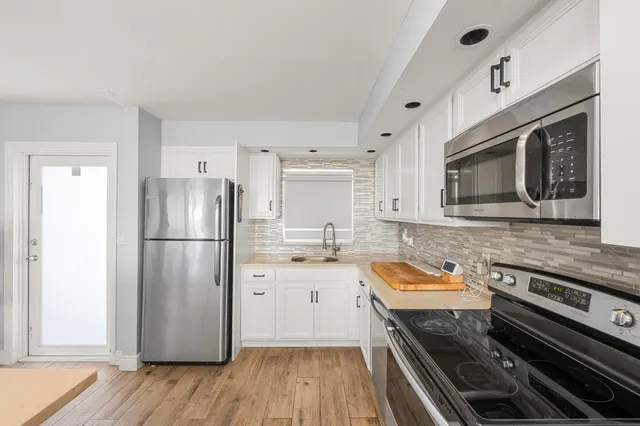 $420,000 | 231 East Lantana Road, Unit 402, Lantana, FL 33462