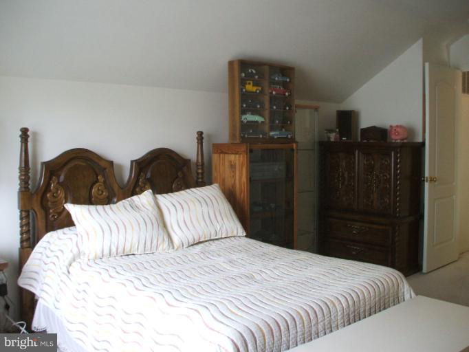8104 Rose Haven Road Rosedale, MD 21237 - Photo 20 of 26 Bedroom