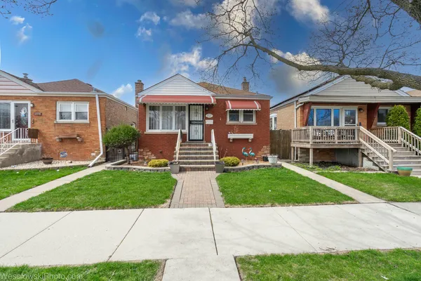 $359,900 | 6528 South Kildare Avenue, Chicago, IL 60629
