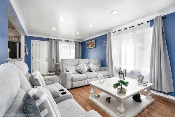 $359,900 | 6528 South Kildare Avenue, Chicago, IL 60629