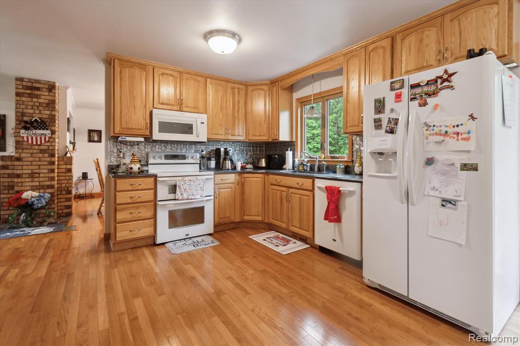 2057 West Brown Road Millington, MI 48746 - Photo 3 of 55 Gallery Image 3