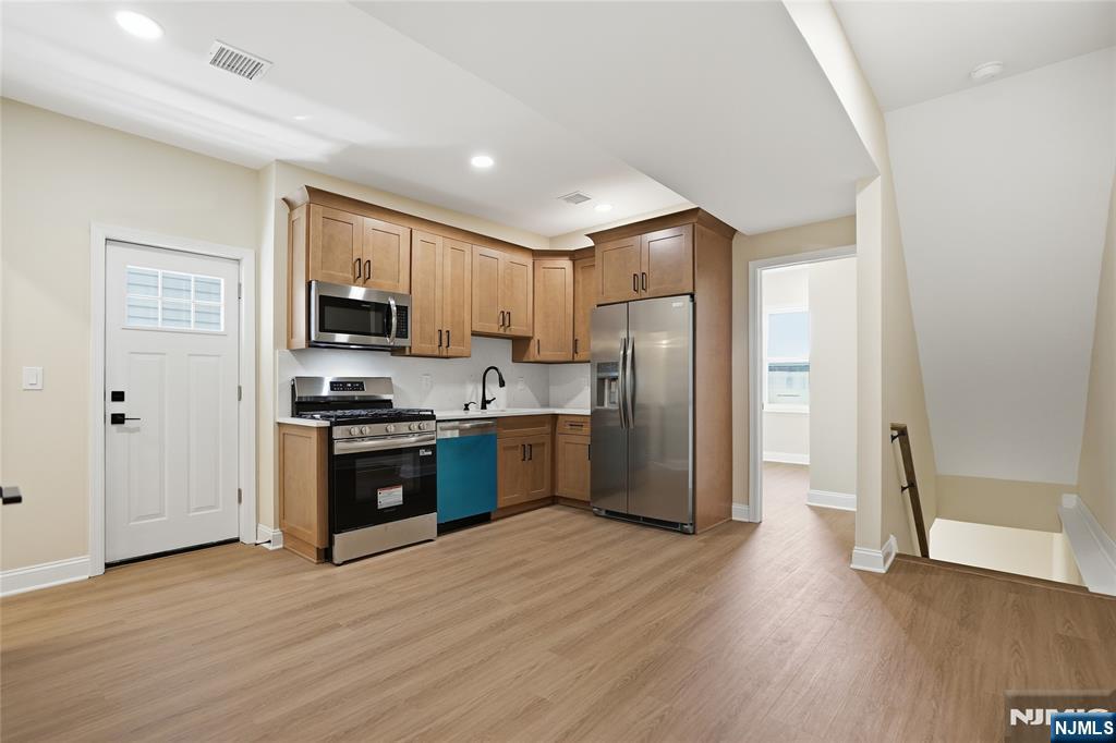 30 Edison Street Bloomfield, NJ 07003 - Photo 5 of 44