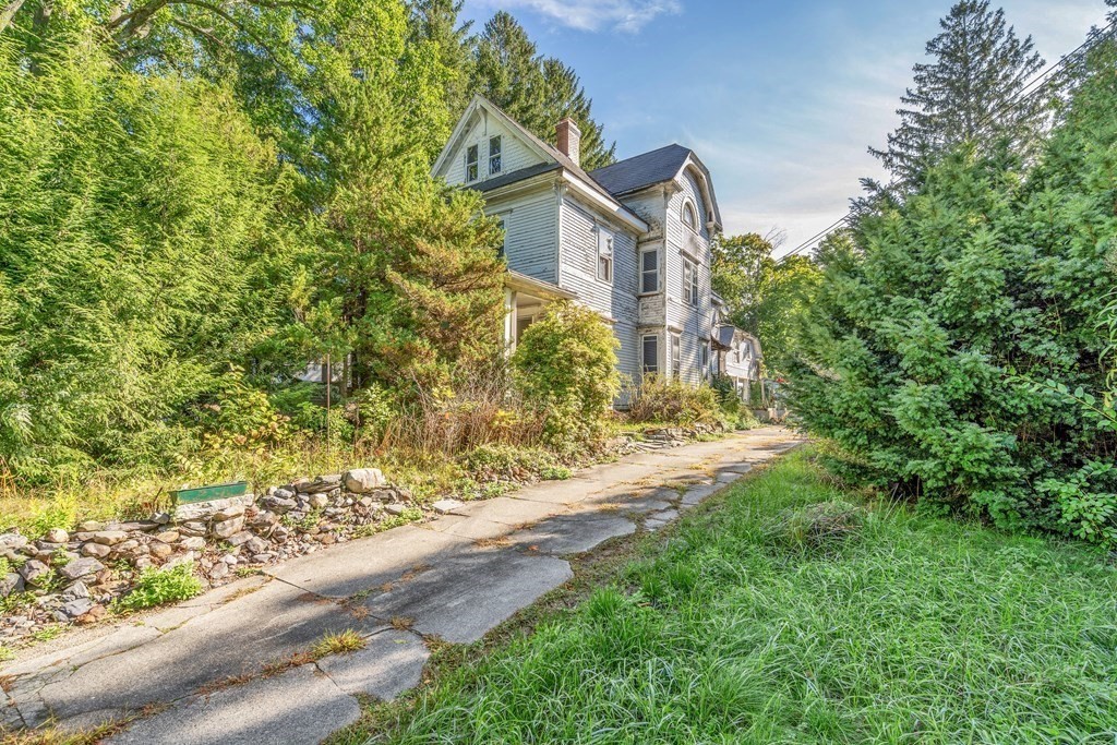 45 Prescott Street Clinton, MA 01510 - Photo 3 of 40 Gallery Image 3