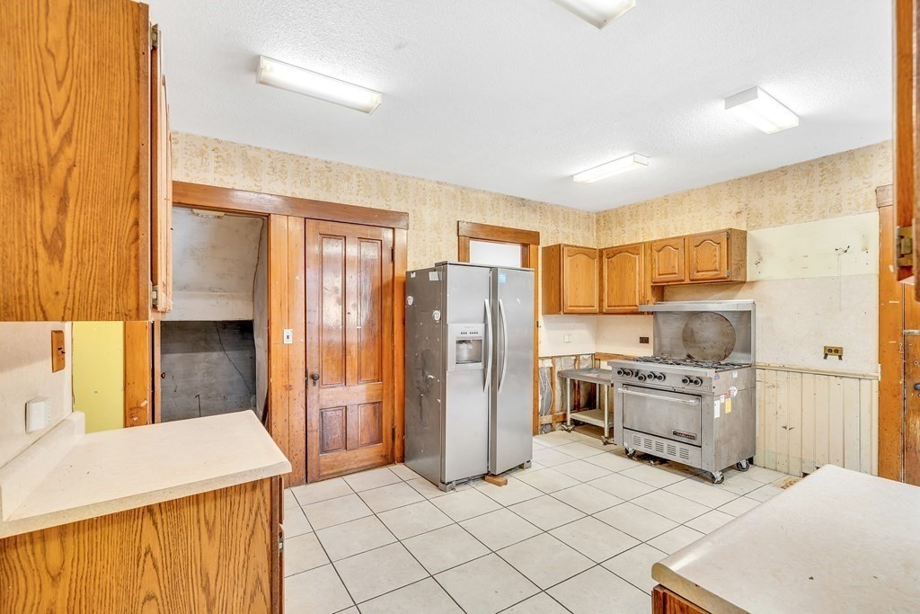 45 Prescott Street Clinton, MA 01510 - Photo 10 of 40 Gallery Image 10