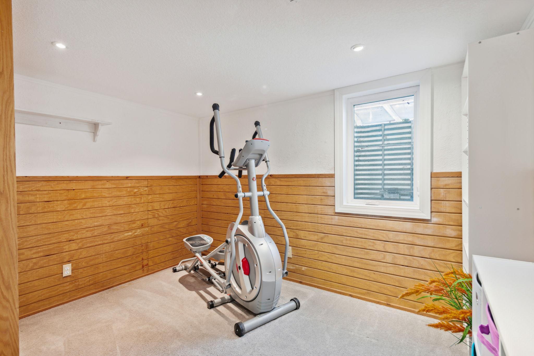2110 8th Avenue Northeast Rochester, MN 55906 - Photo 17 of 22