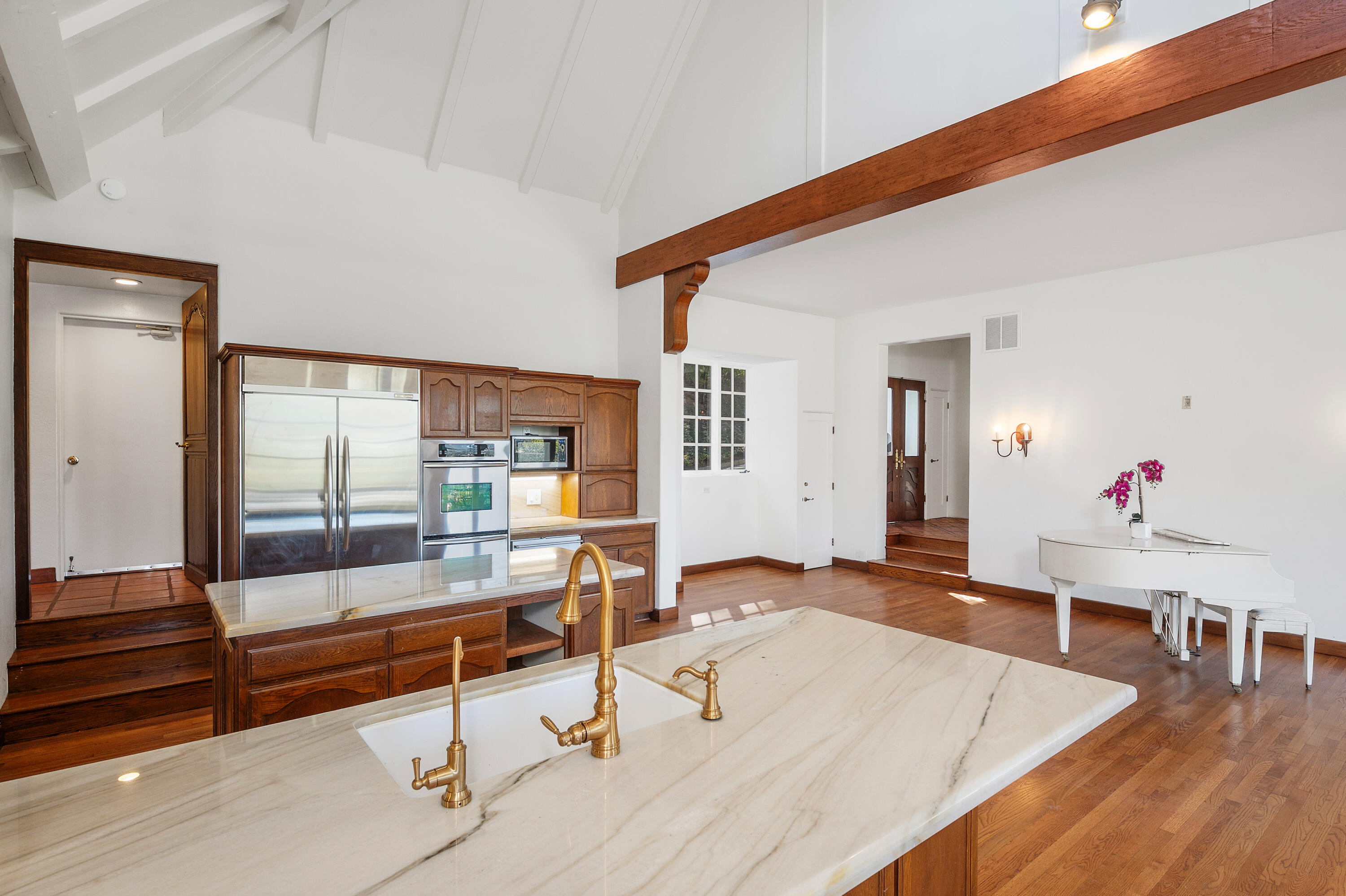 387 Ortega Ridge Road Montecito, CA 93108 - Photo 17 of 69 Kitchen