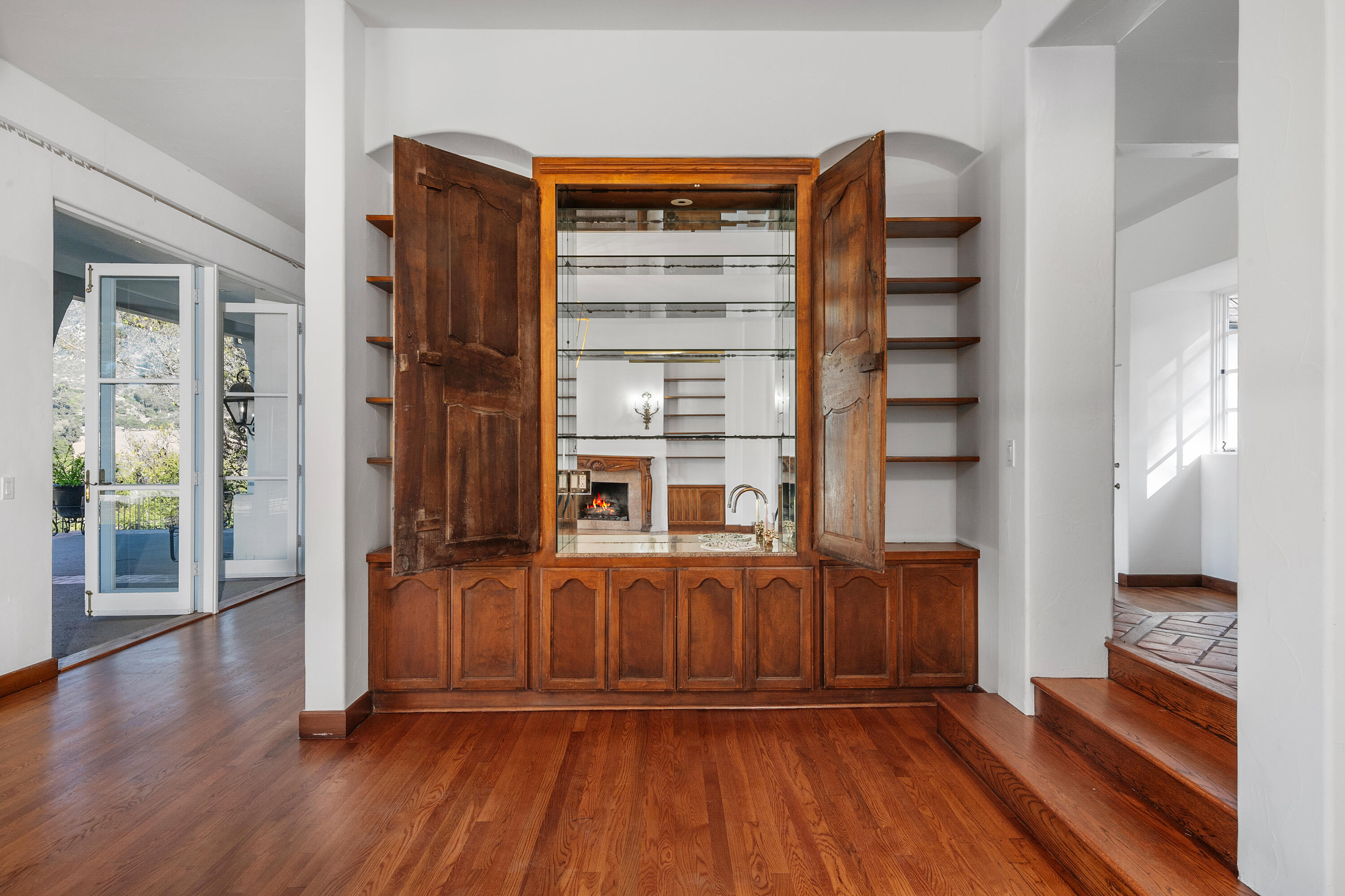 387 Ortega Ridge Road Montecito, CA 93108 - Photo 25 of 69 Wet Bar