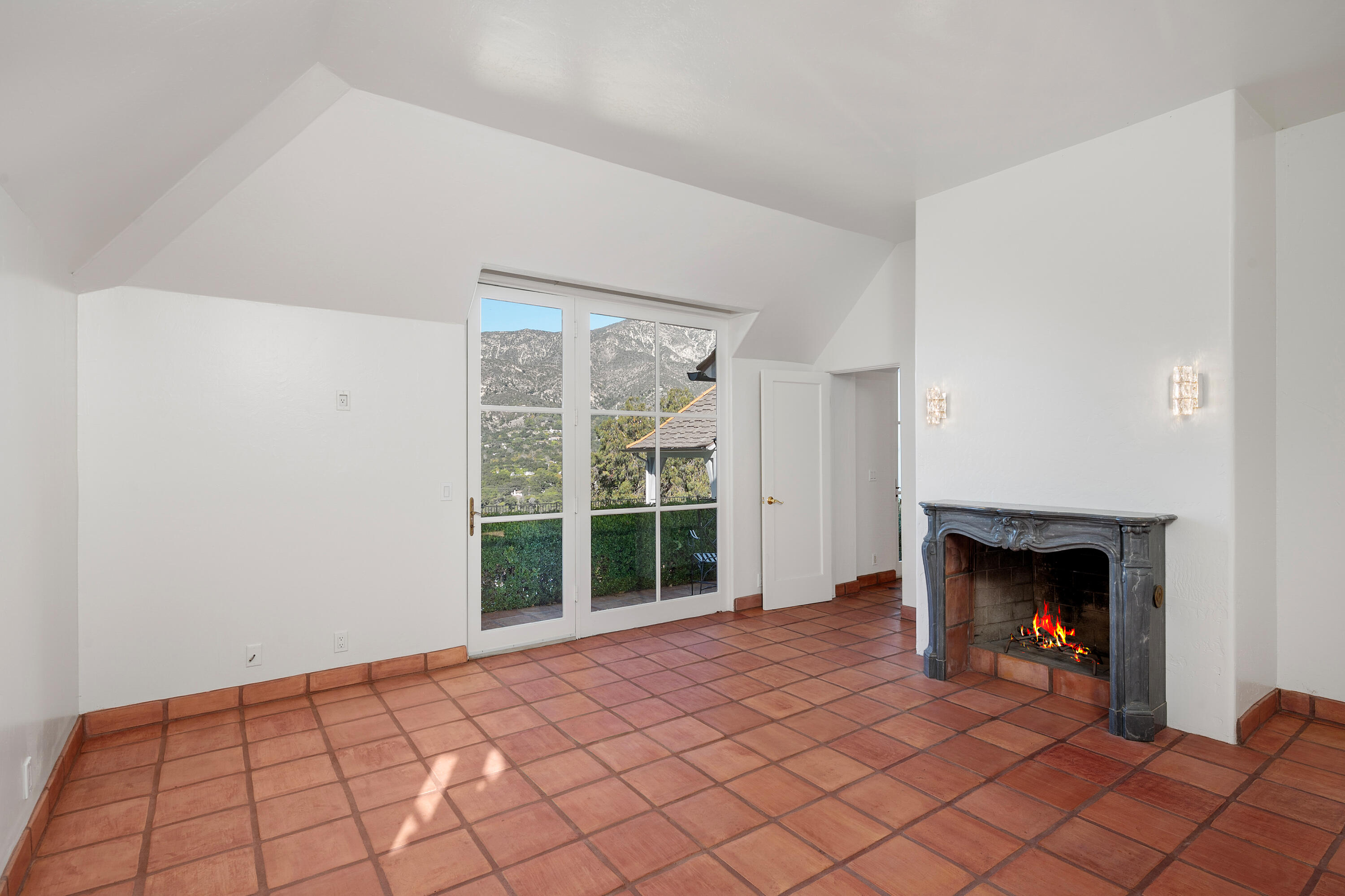 387 Ortega Ridge Road Montecito, CA 93108 - Photo 27 of 69 Primary Bedroom