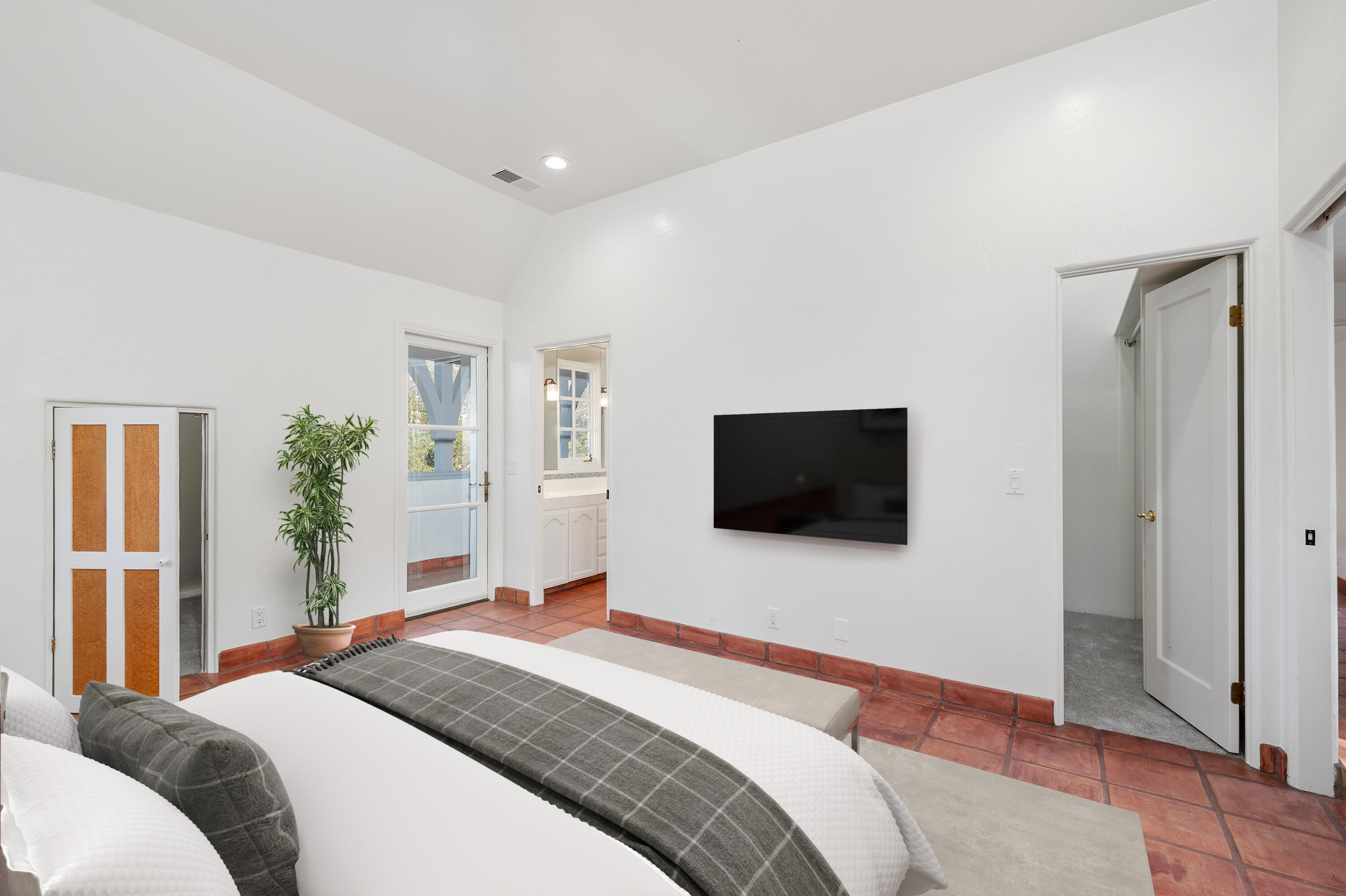 387 Ortega Ridge Road Montecito, CA 93108 - Photo 50 of 69 Bedroom 3