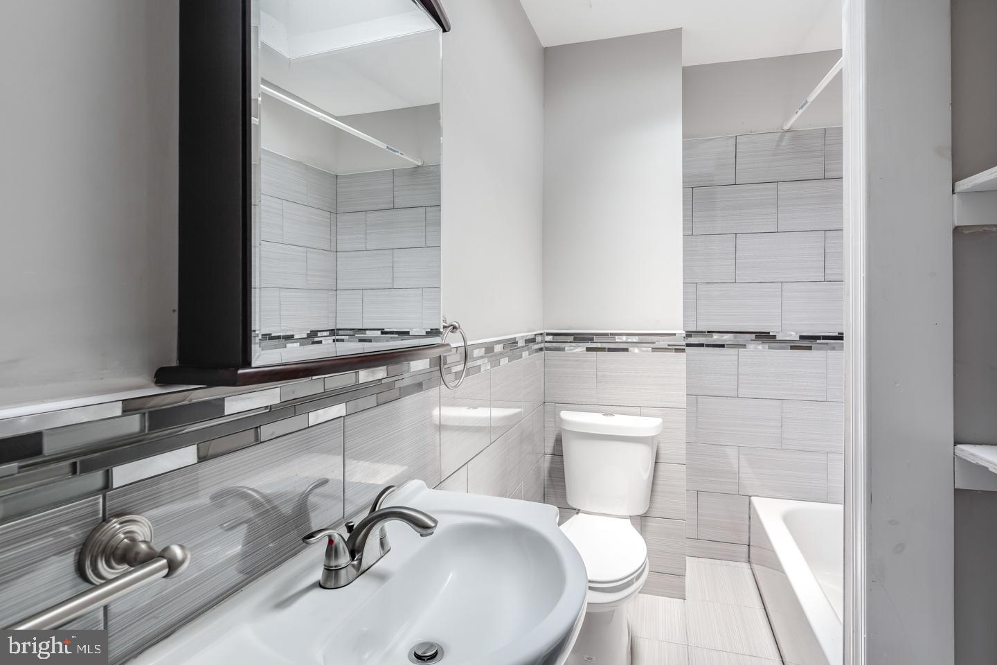 1640 South 28th Street Philadelphia, PA 19145 - Photo 12 of 16