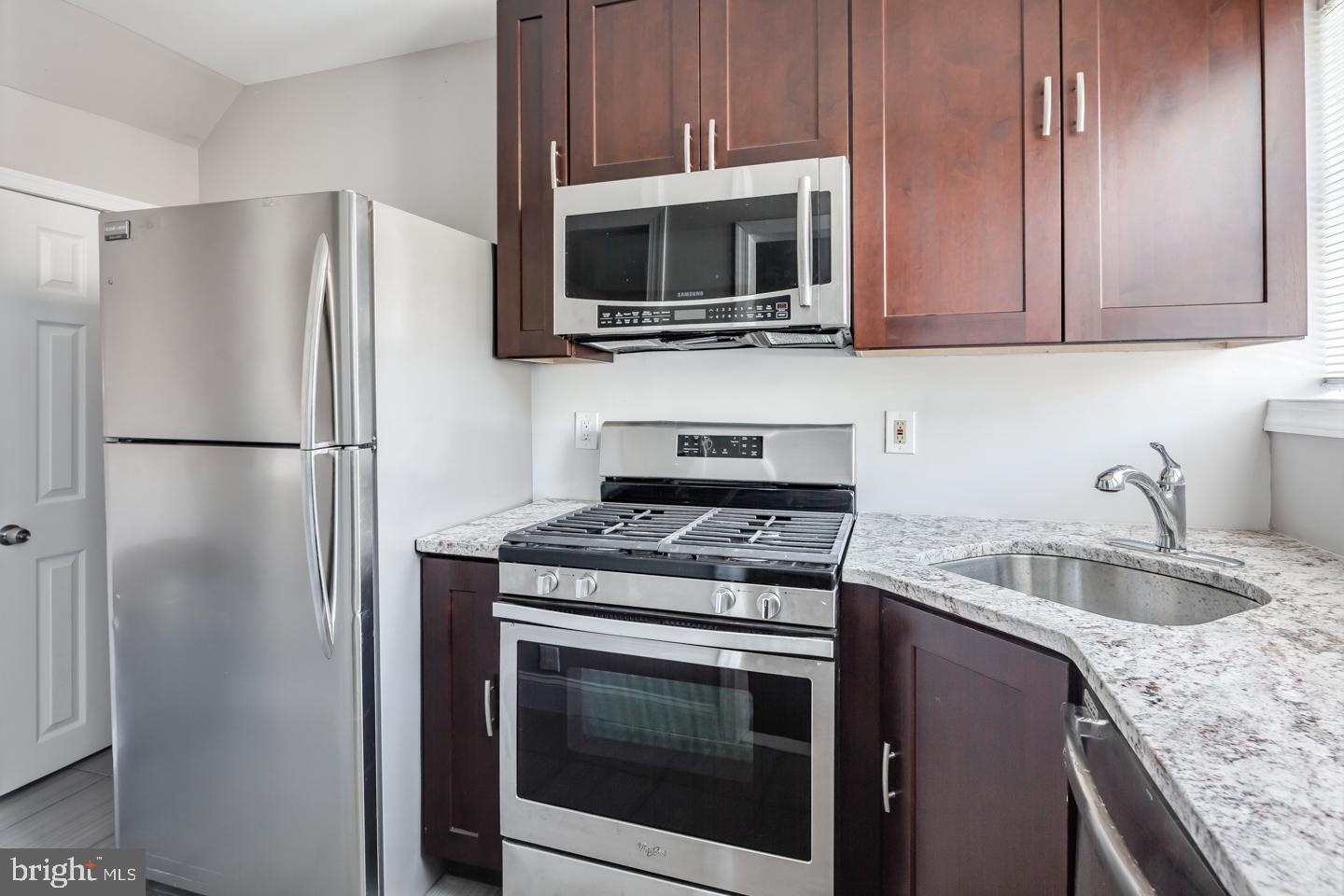 1640 South 28th Street Philadelphia, PA 19145 - Photo 6 of 16