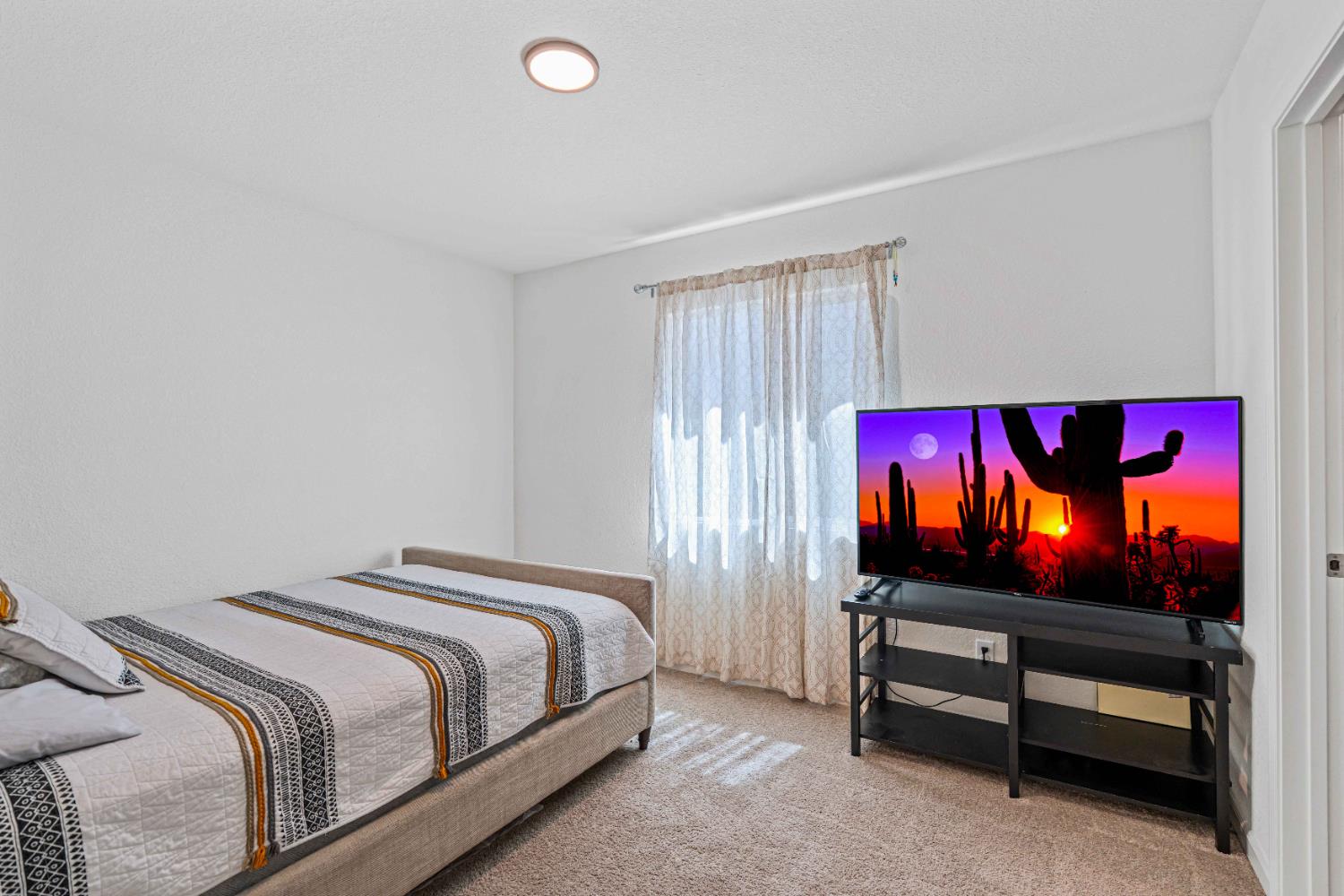 209 Dogwood Rnch Way Patterson, CA 95363 - Photo 15 of 35