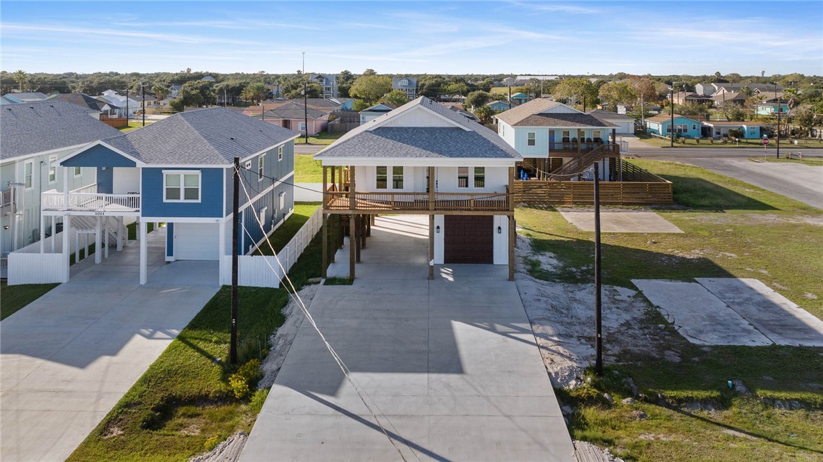 1007 South Live Oak St