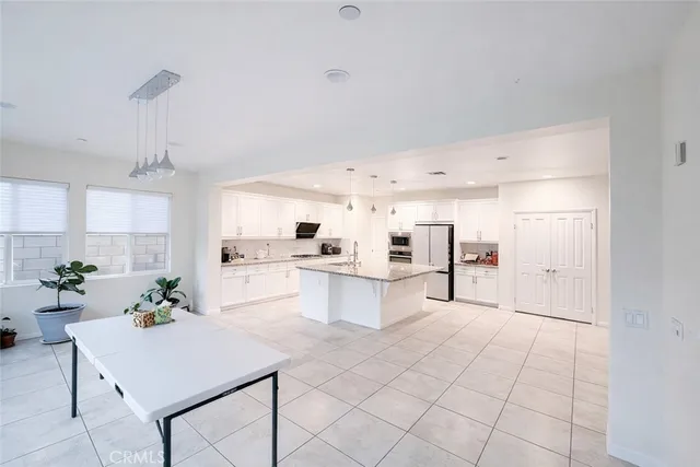 $4,000 | 14616 Olite Drive, Eastvale, CA 92880