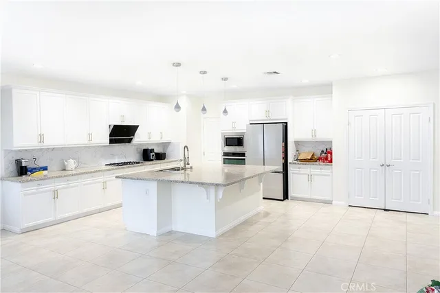 $4,000 | 14616 Olite Drive, Eastvale, CA 92880