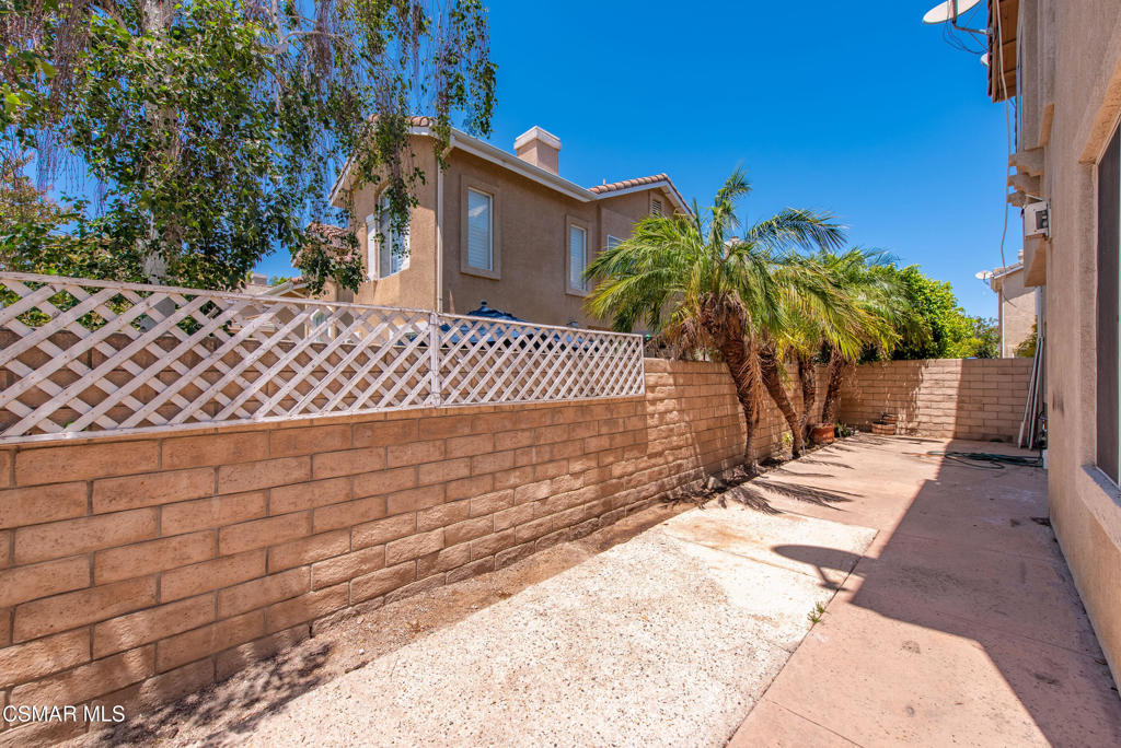 1809 Maybrook Way Simi Valley, CA 93065 - Photo 32 of 40