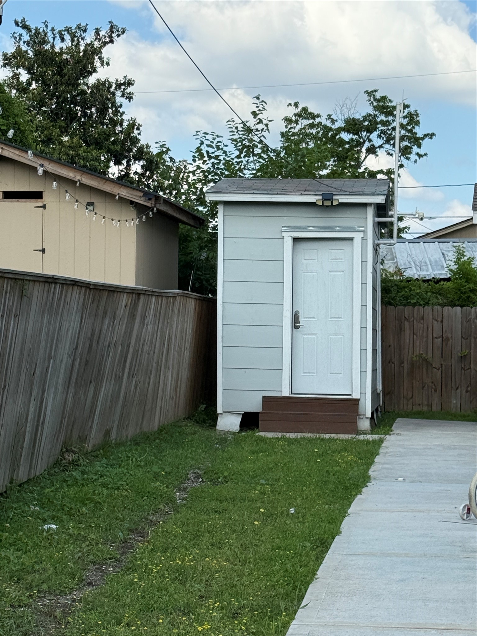 8510 Safeguard Street, Unit 2 Houston, TX 77051 - Photo 16 of 16 Laundry