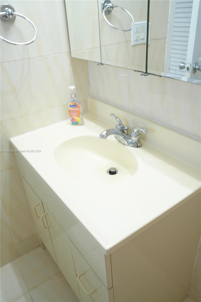 8000 Harding Avenue, Unit 5F Miami Beach, FL 33141 - Photo 16 of 16