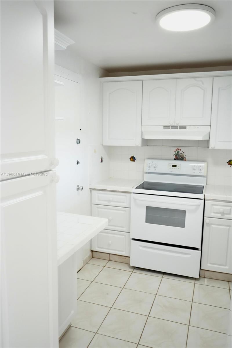 8000 Harding Avenue, Unit 5F Miami Beach, FL 33141 - Photo 7 of 16