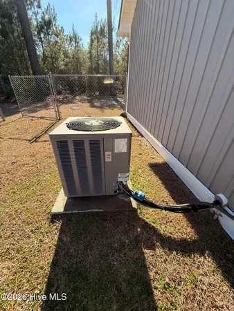 $249,900 | 561 Singletary Avenue, Elizabethtown, NC 28337