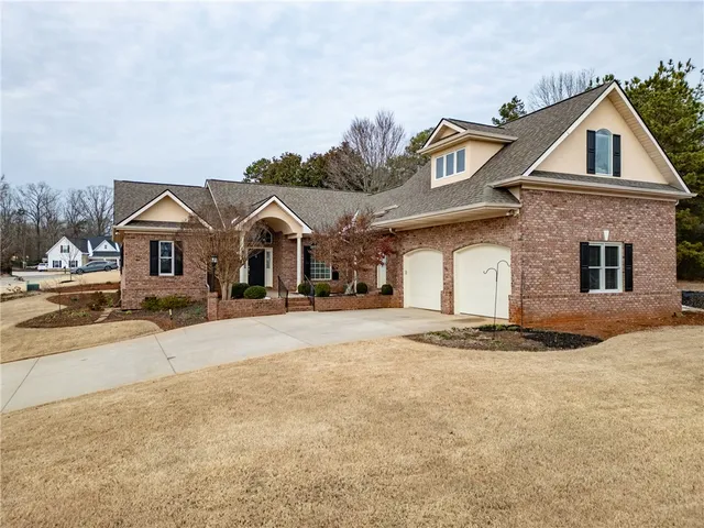 $500,000 | 702 Bogey Boulevard, Seneca, SC 29678