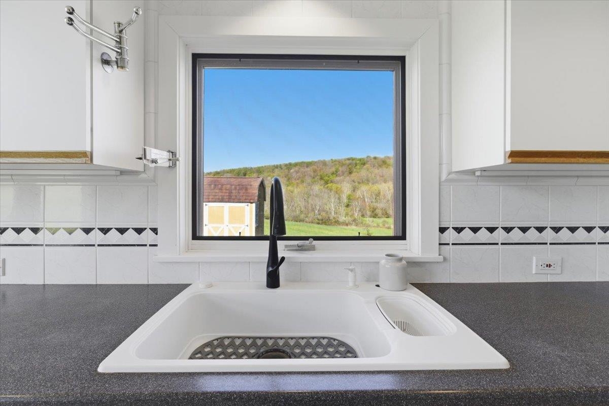 1278 Harrington Road Bennington, VT 05257 - Photo 15 of 30
