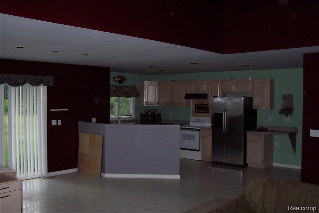 705 Capac Road Allenton, MI 48002 - Photo 10 of 17 misc pics 06.03.10 004