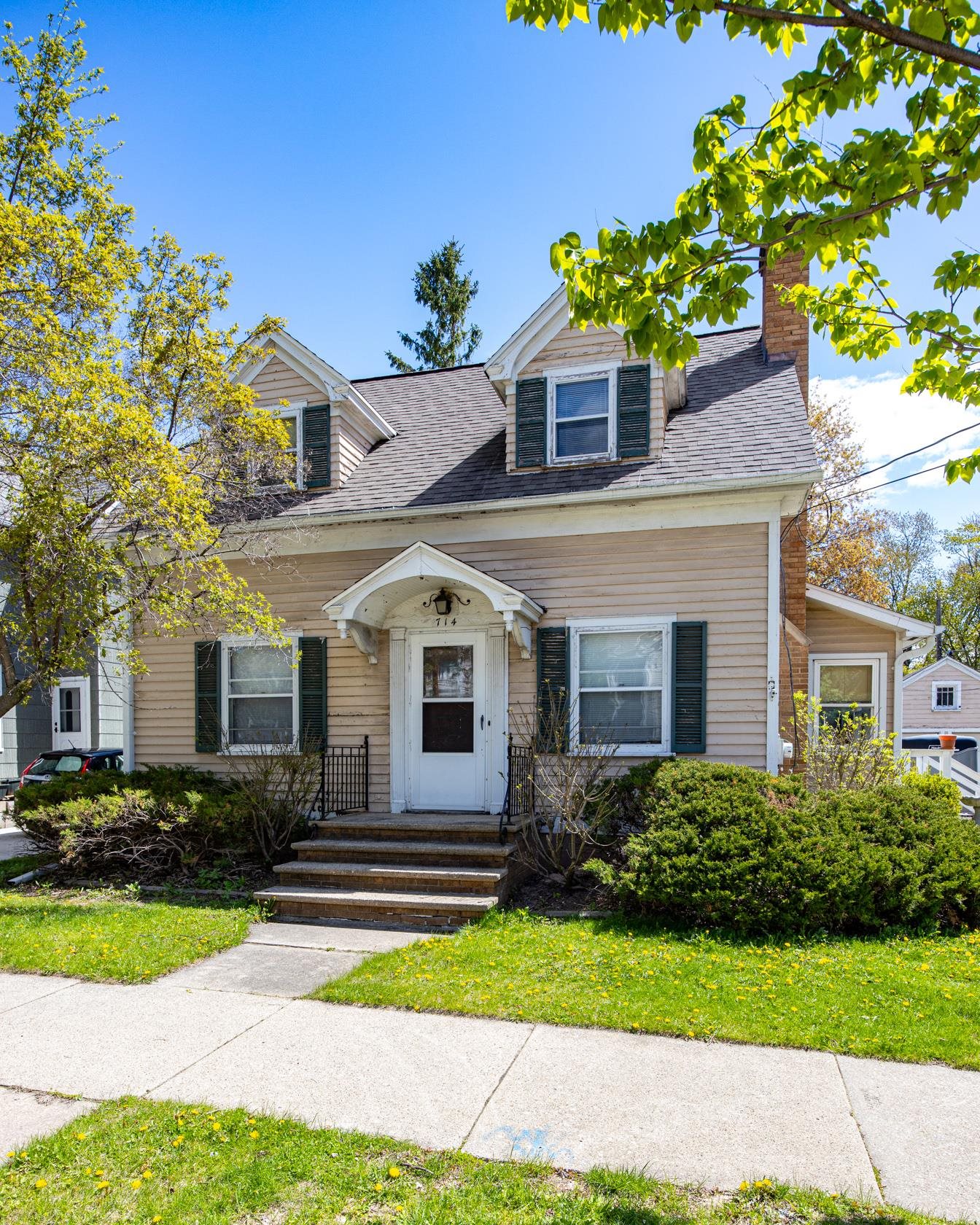 714 North Oneida Street Appleton, WI 54911 - Photo 2 of 25