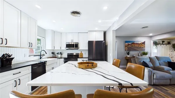 $3,400 | 101 North Mercury Avenue, Clearwater, FL 33765