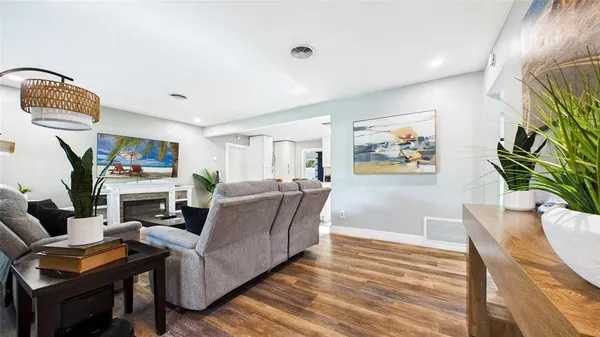 $3,400 | 101 North Mercury Avenue, Clearwater, FL 33765